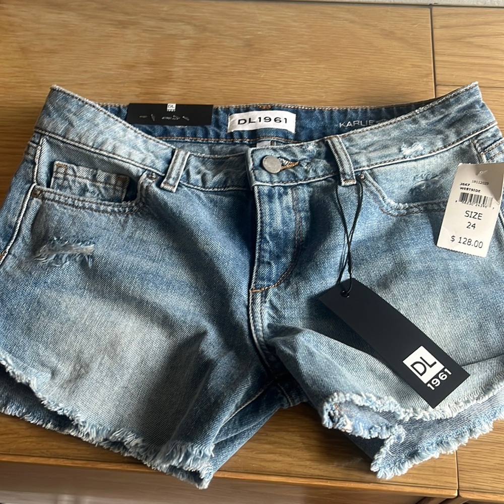 DL 1961 new with tags karlie Jean shorts size 24